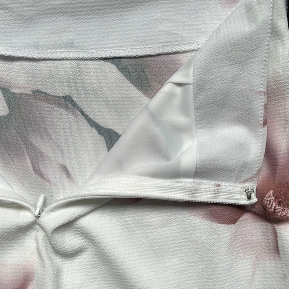 SHOWPO LUVALOT floral faux-wrap skirt size 6 - Picture 11 of 13